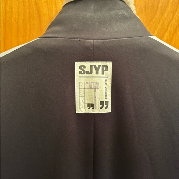 Reversible Black and Sherpa Winter Jacket - Picture 7 of 10